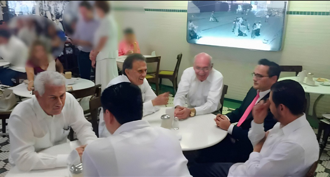 ColumnaSinNombre | HISTORIA DE UNA FOTO: CUANDO EL YUNISMO REINABA